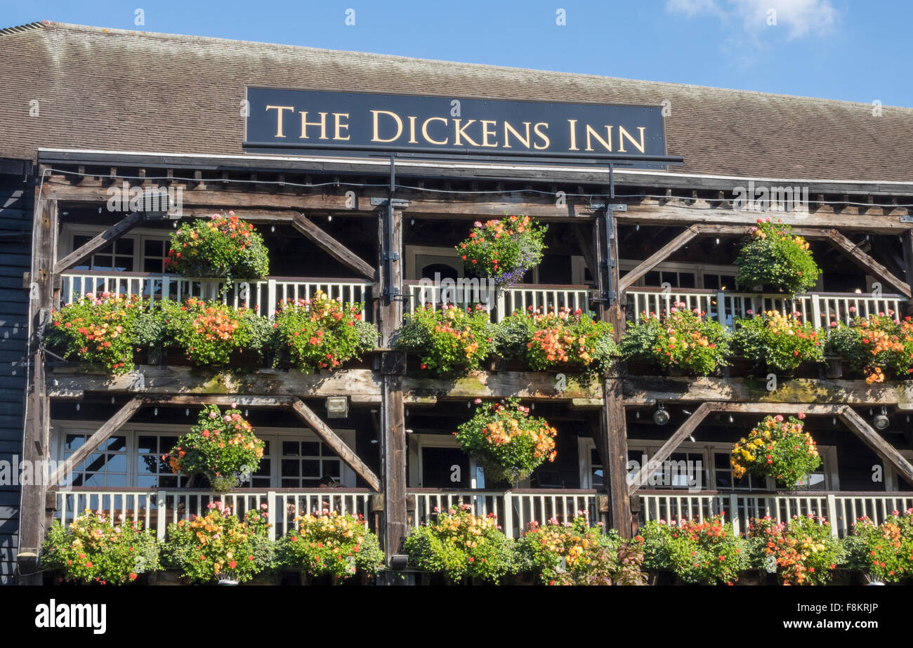 Dickens Inn Grill à St Katharine Docks, Londres, Angleterre Banque D'Images