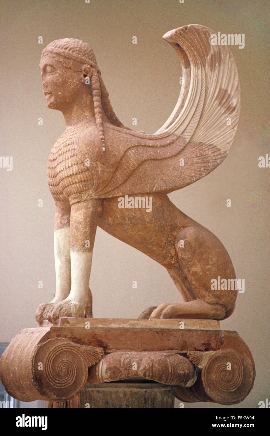 Sphinx de Naxos, le Sphinx le Sphinx Naxian ou colonne de Naxos a été offert au Temple d'Apollon à Delphes par le Naxians c500BC. Musée archéologique de Delphes Grèce Banque D'Images