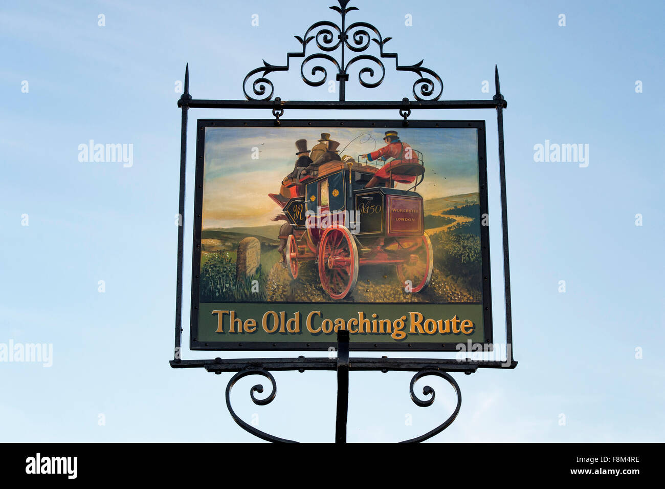 L'ancienne route de coaching Broadway signe, Cotswolds, Worcestershire, Angleterre. Banque D'Images