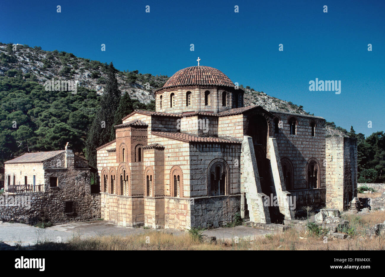 La principale église byzantine (Katholicon Catholicon) ou du Monastère de Daphni ou Daphni Monastery (1080) dans la banlieue de Chaidari athénienne Athènes Grèce Banque D'Images