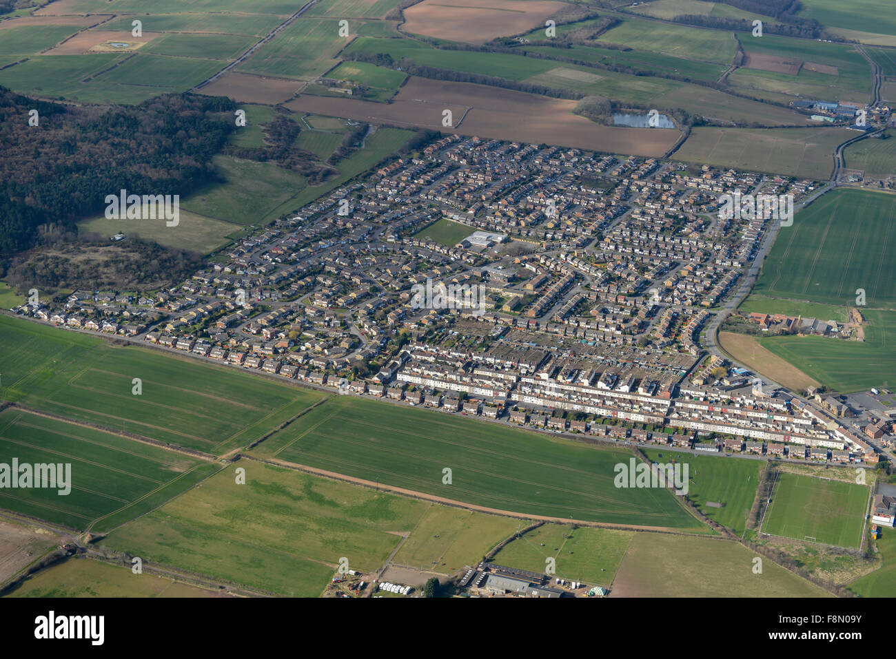 Une vue aérienne du village du Yorkshire du Nord de nouvelles terres agricoles environnantes et Marske Banque D'Images