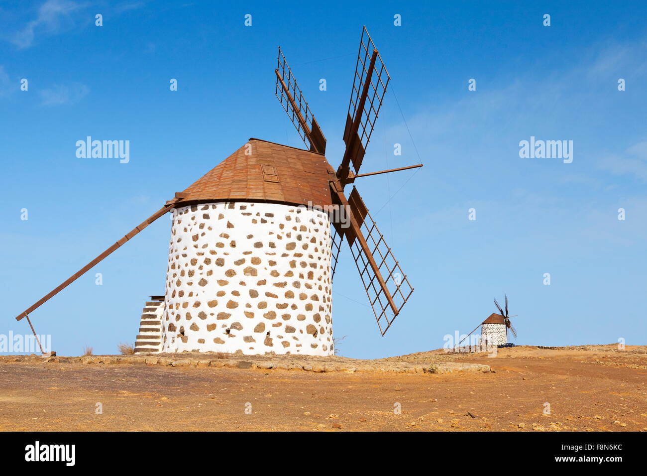 L'île de Fuerteventura, ancien moulin à vent près de Oliva village, Espagne, Îles Canaries Banque D'Images