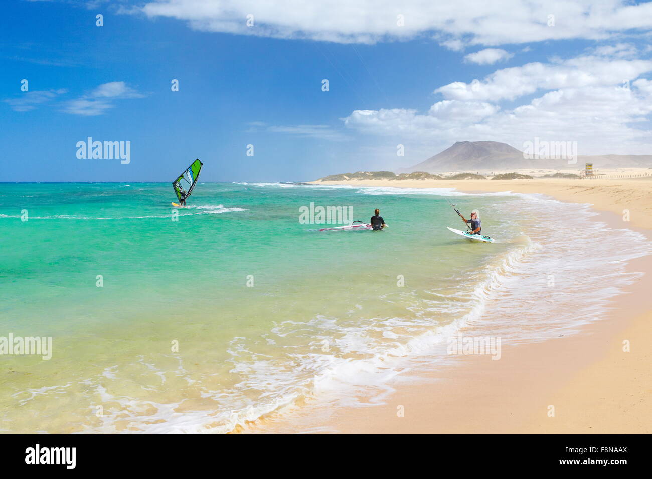 Planche à voile à la plage de Corralejo, Fuerteventura Island paysage, Îles  Canaries, Espagne Photo Stock - Alamy