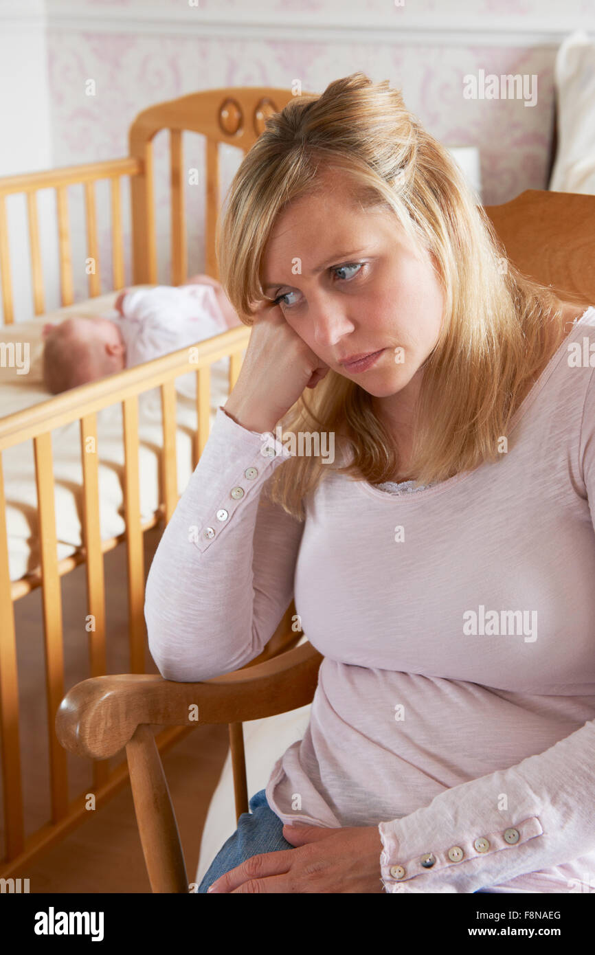 Mère frustrée souffrant de dépression post-natale Banque D'Images
