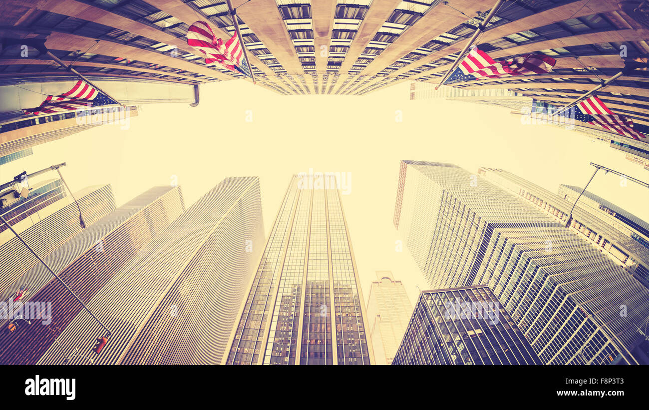 Objectif fisheye stylisé vintage photo des gratte-ciel de Manhattan, New York, USA Banque D'Images