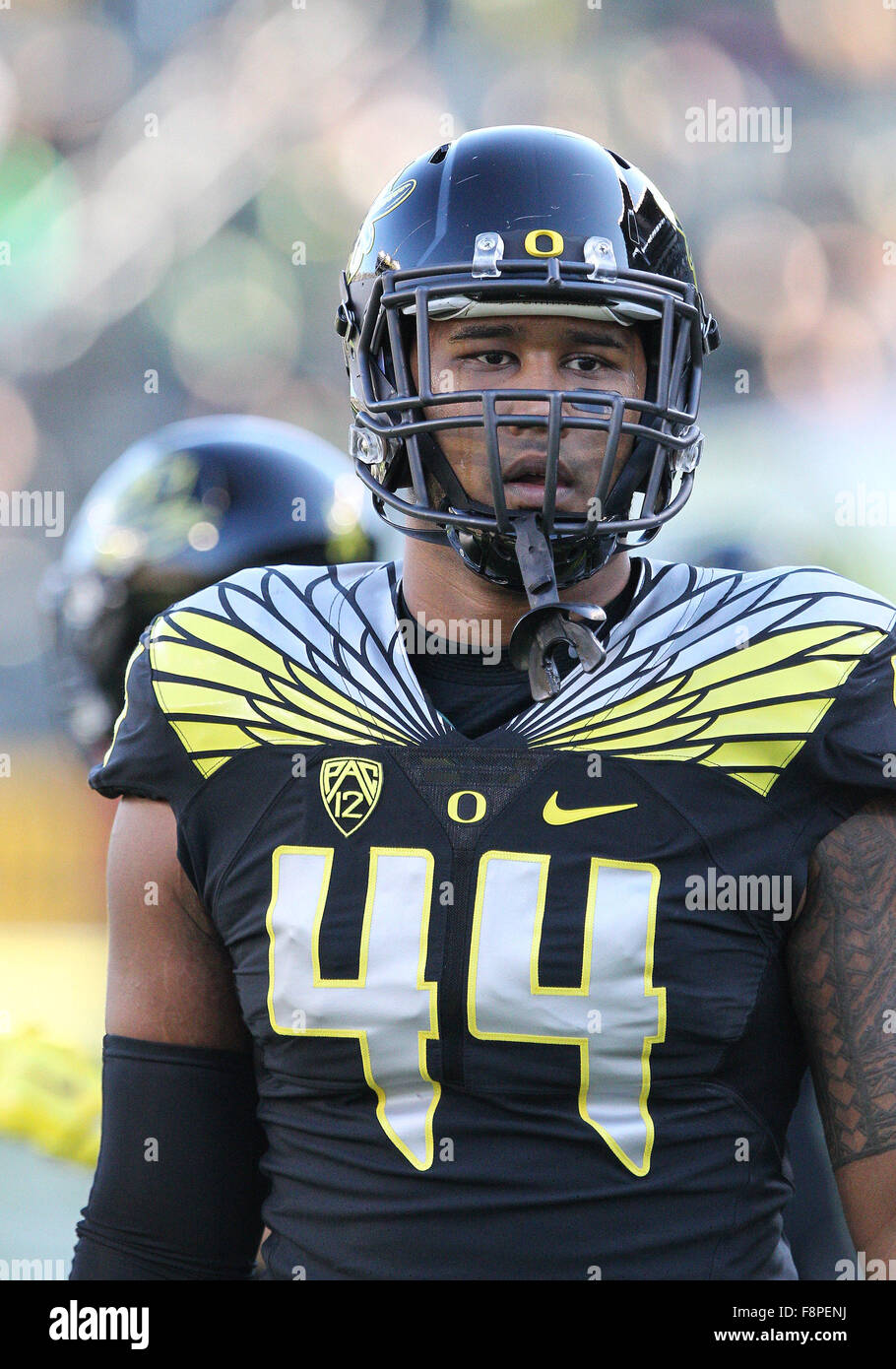 Autzen Stadium, Eugene, OR, USA. 21 Nov, 2015. Oregon Ducks joueur défensif DeForest Buckner (44) avant de la NCAA football match entre les canards et les USC Trojans à Autzen Stadium, Eugene, OR. Larry C. Lawson/CSM/Alamy Live News Banque D'Images