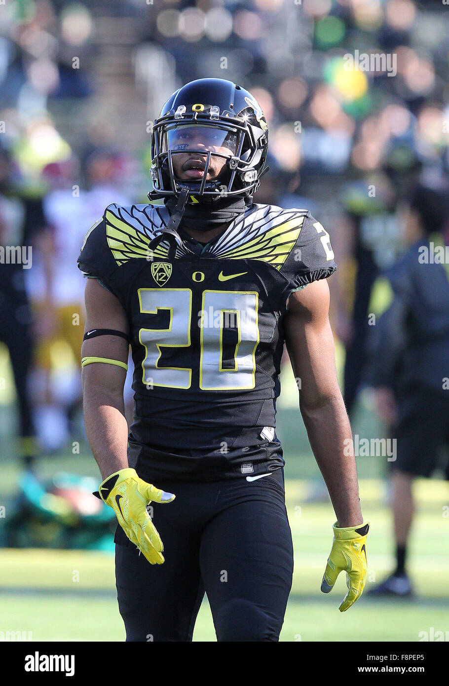 Autzen Stadium, Eugene, OR, USA. 21 Nov, 2015. Oregon Ducks d'utiliser de nouveau Tony Brooks-James (20) avant de la NCAA football match entre les canards et les USC Trojans à Autzen Stadium, Eugene, OR. Larry C. Lawson/CSM/Alamy Live News Banque D'Images