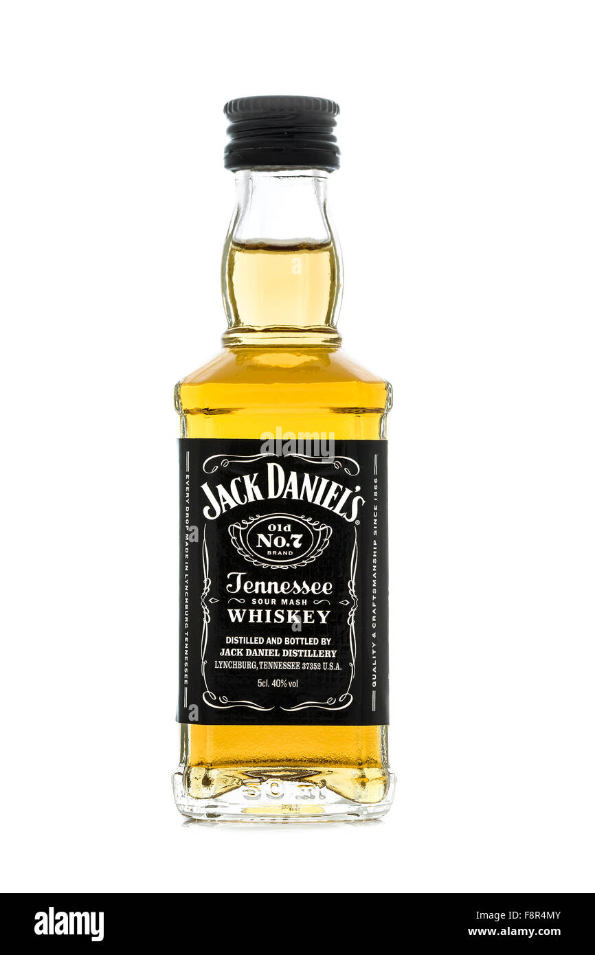 Bouteille de Tennessee Whiskey Jack Daniels sur fond blanc Banque D'Images