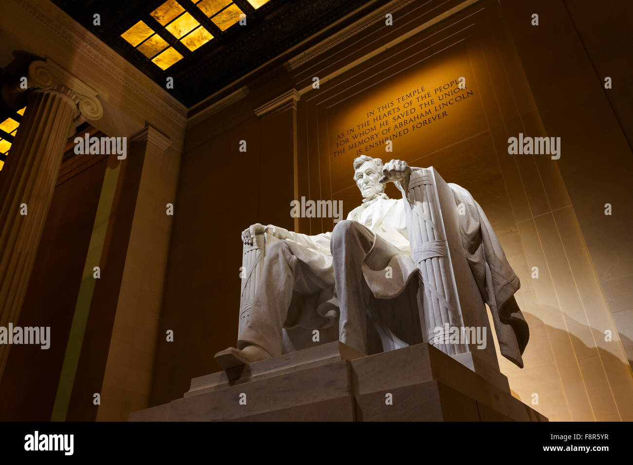 Lincoln Memorial est éclairée la nuit à Washington DC Banque D'Images