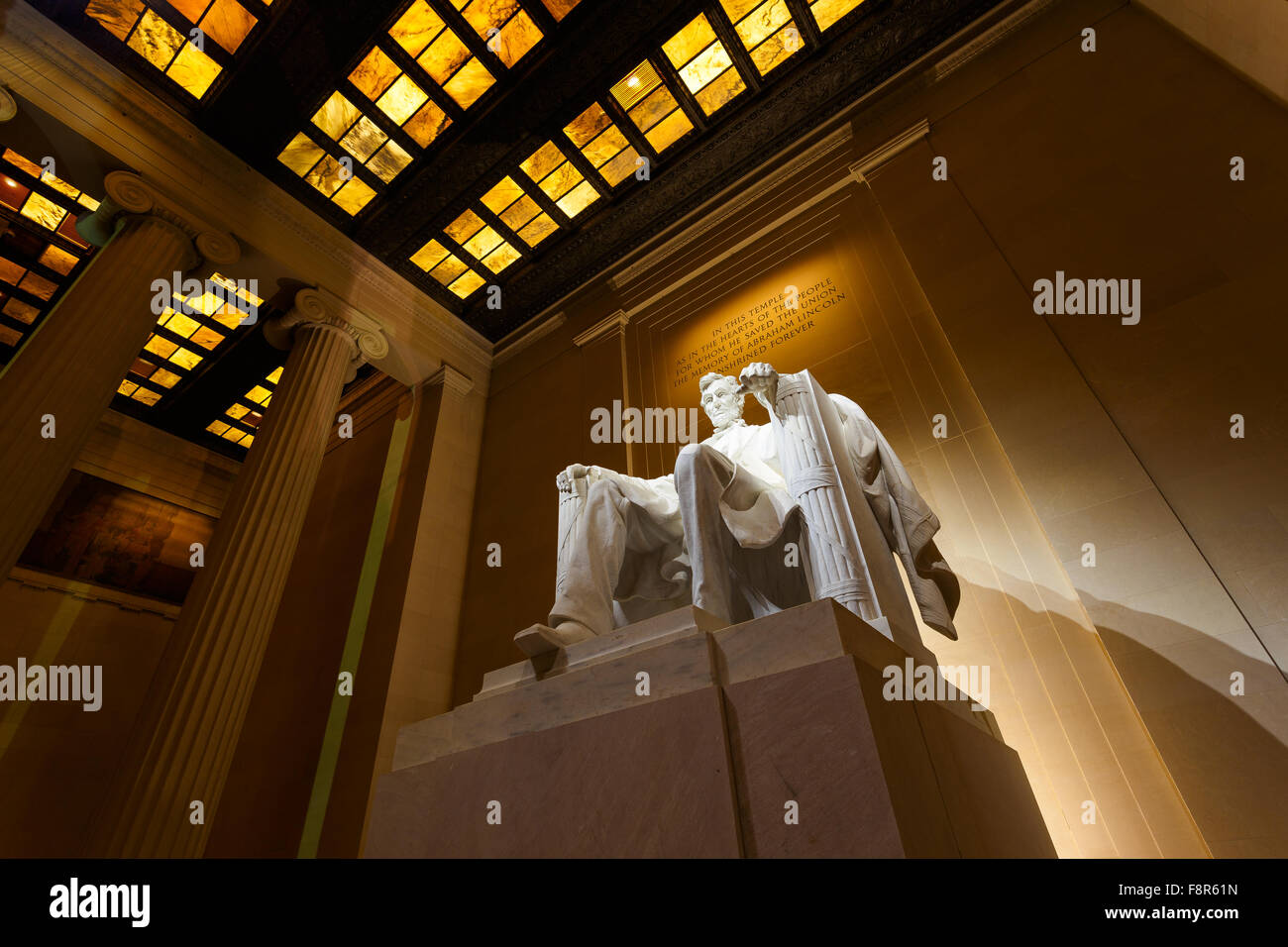 Lincoln Memorial est éclairée la nuit à Washington DC Banque D'Images