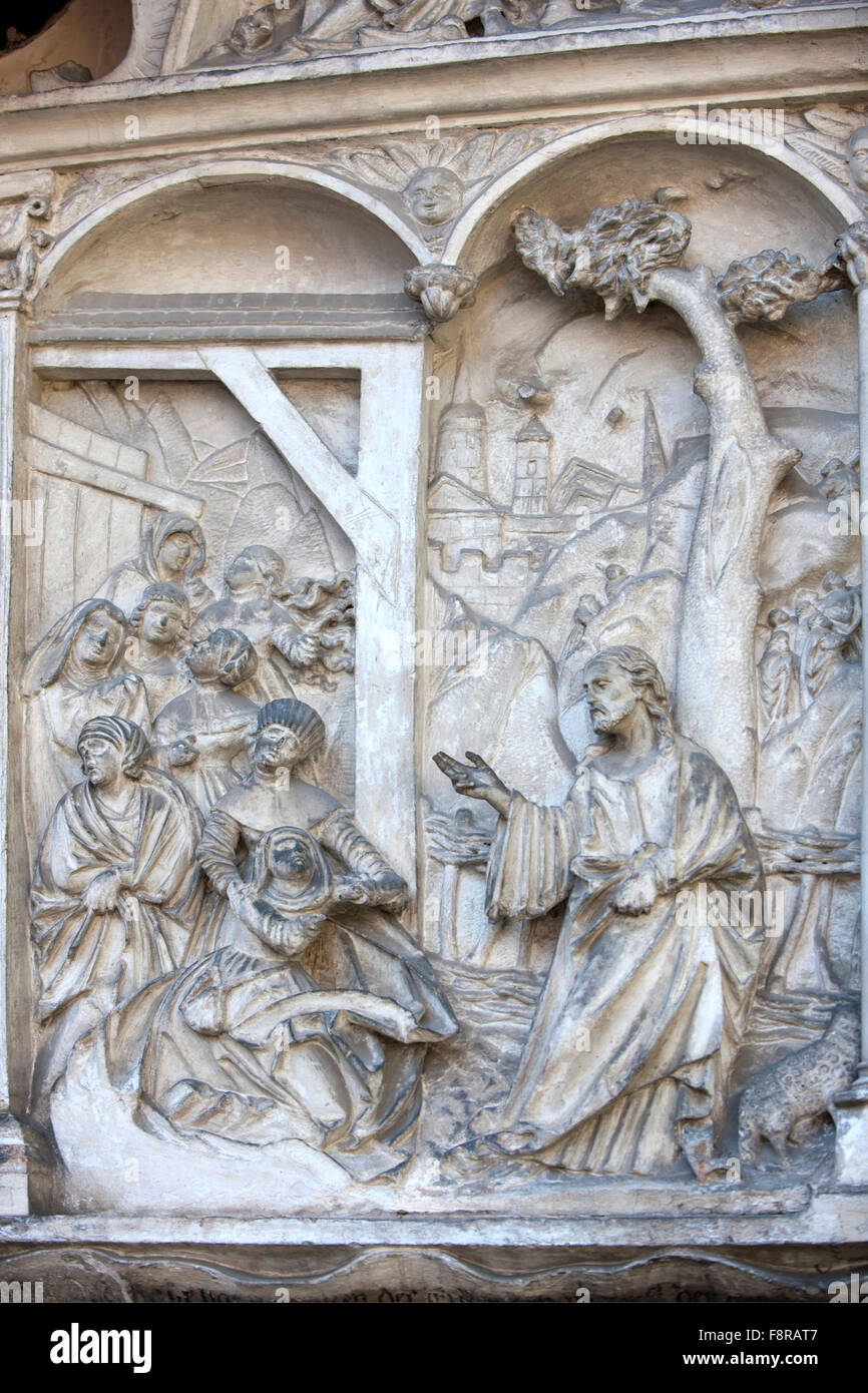 Österreich, Niederösterreich, Waidhofen an der Ybbs, Steinrelief an der Église Stadtpfarrkirche Banque D'Images