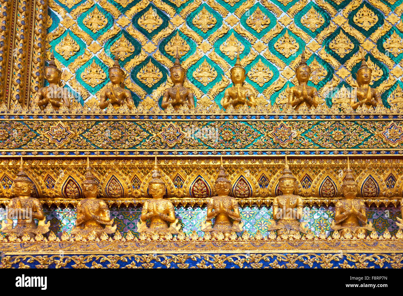Thaïlande - Bangkok, Le Grand Palais Royal, le Wat Phra Kaeo, détails décoratifs Banque D'Images