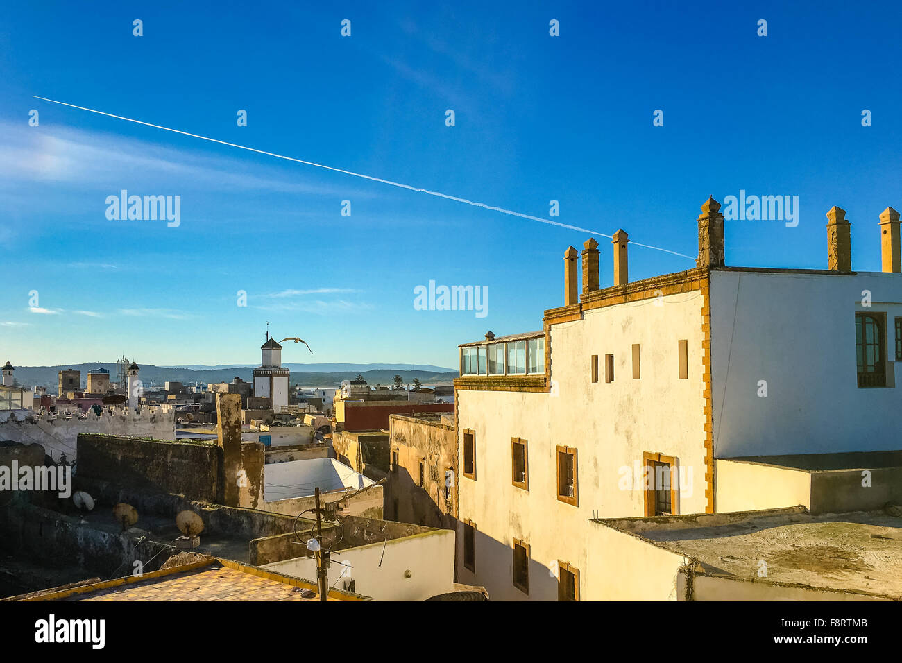 Vue sur les toits de maisons en médina d'Essaouira, Maroc. Banque D'Images