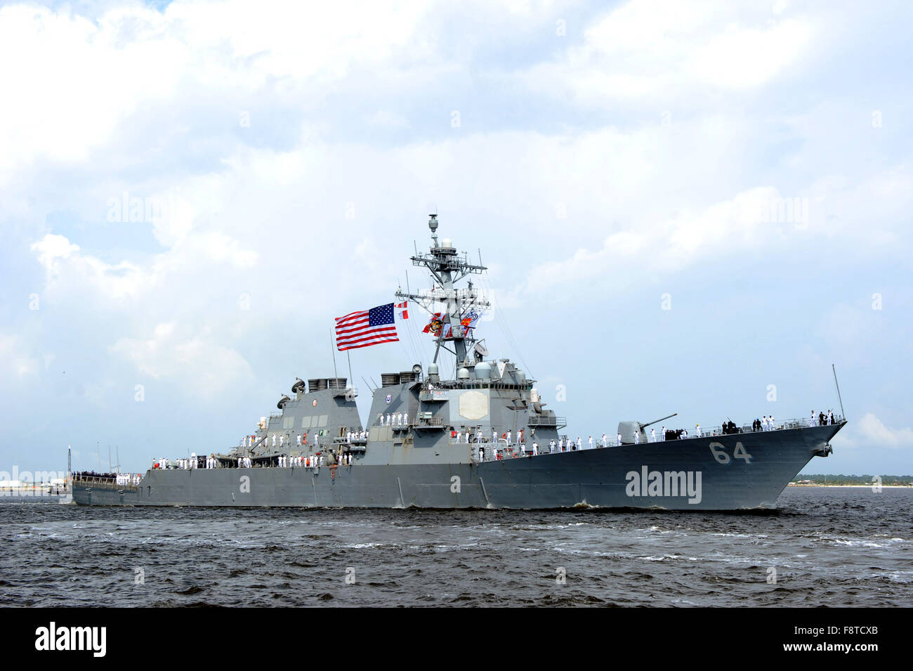 Lance-missiles le destroyer USS Carney Banque D'Images