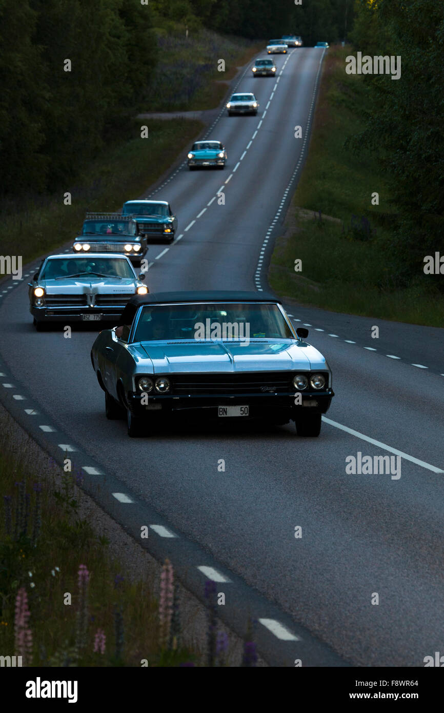 Oldtimers en conduisant à l'oldtimer chaque année, à partir de la réunion à Hillringsberg Arvika, Chevrolet Impala 1970 à l'avant Banque D'Images