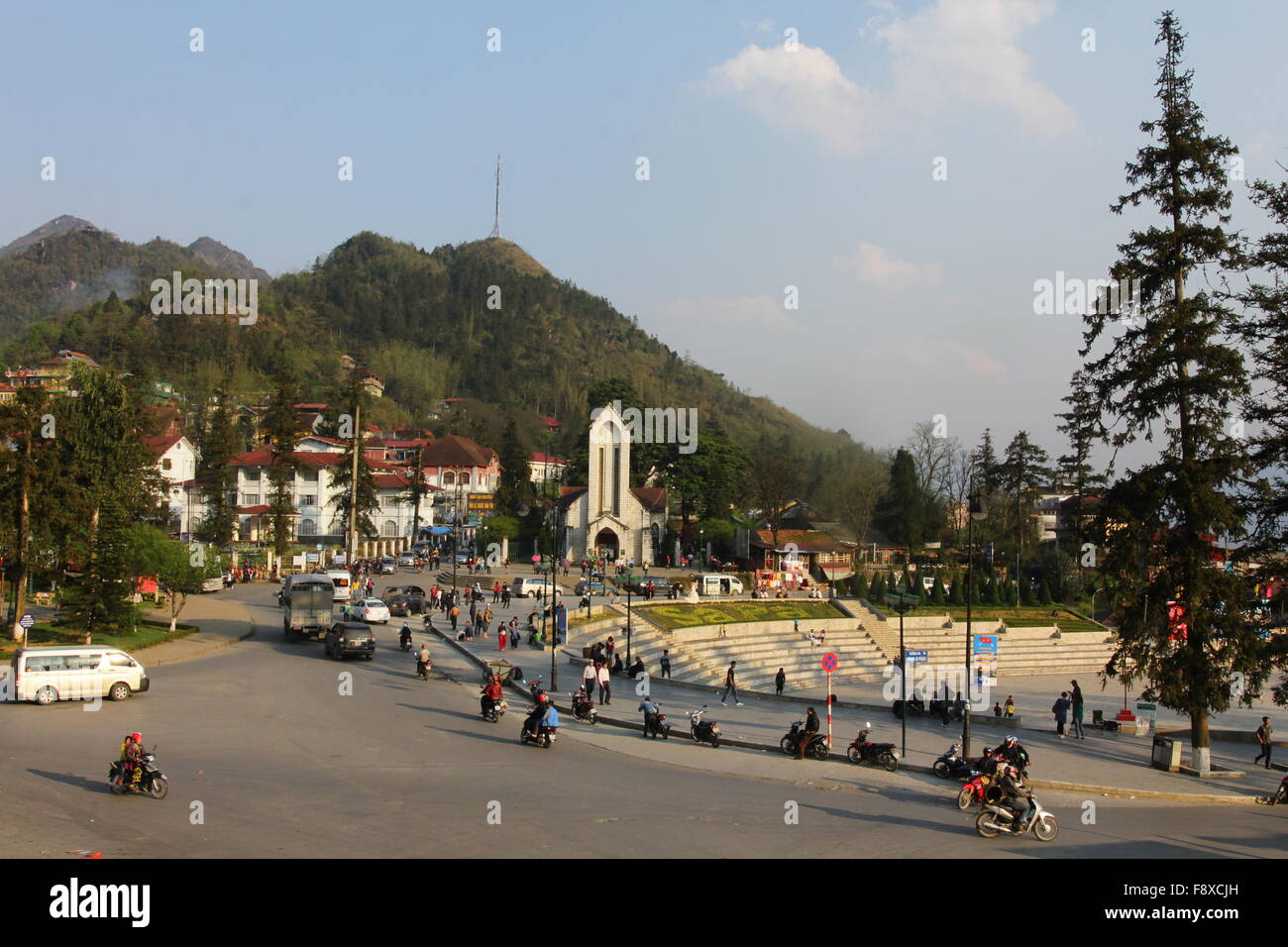 SAPA, SAPA, Vietnam - l'église catholique Saint Rosaire et de la place principale de Sapa, SAPA, Vietnam. Sapa est la ville dans les montagnes de Hoang Lien Son Territoires du Vietnam Banque D'Images