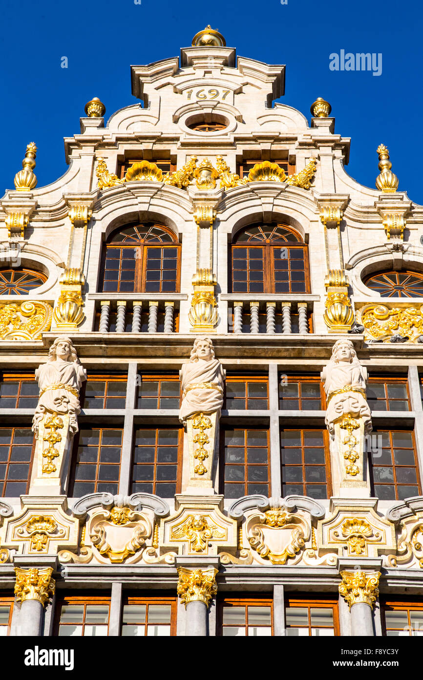 Grand Place historique dans la vieille ville, façades de maisons anciennes, avec décoration d'or, Banque D'Images