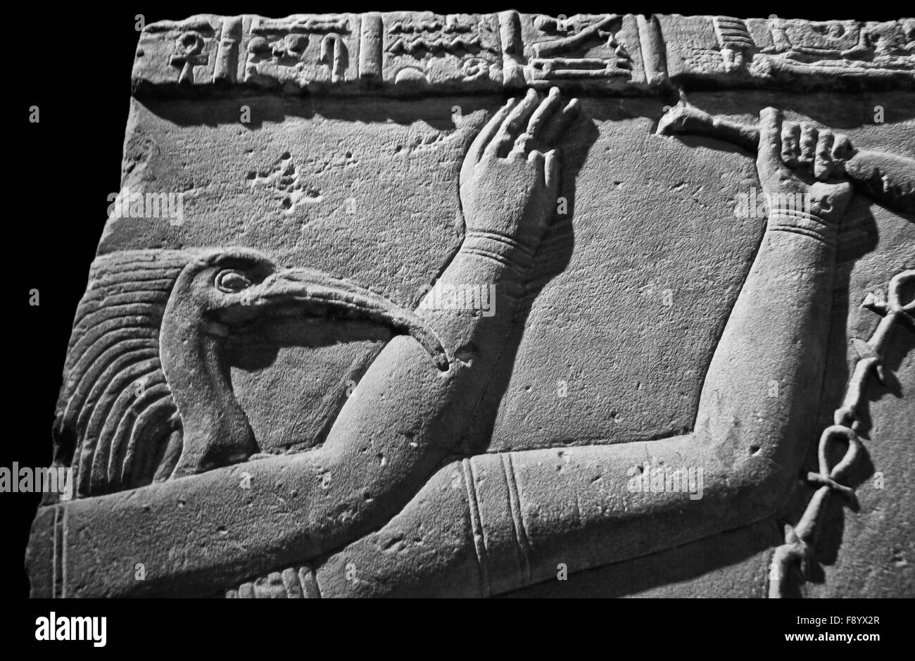 Une sculpture de l'ancien dieu égyptien Thot. Thot est représenté avec la tête d'un Ibis. Banque D'Images