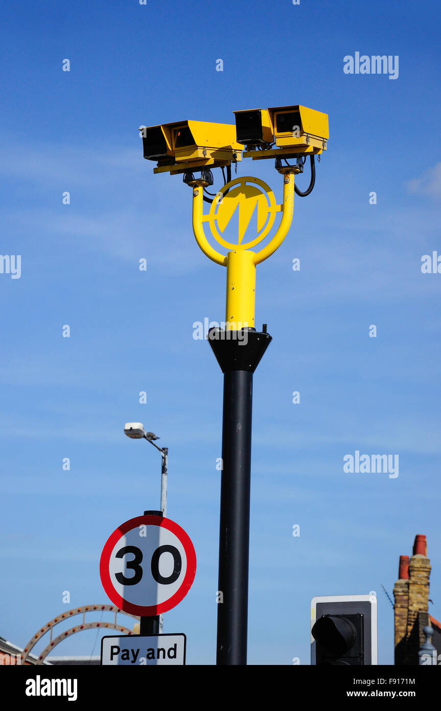 Les caméras de circulation aux feux de circulation, Marine Parade, Southend-On-Sea, Essex, Angleterre, Royaume-Uni Banque D'Images