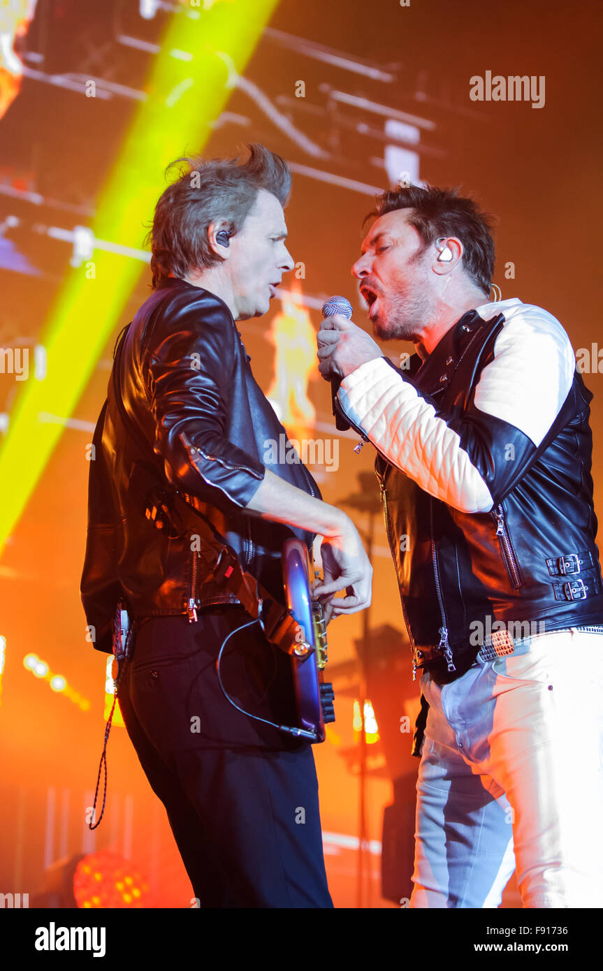 Liverpool, Royaume-Uni. 12 décembre 2015. Simon Le Bon et John Taylor de Duran Duran effectue la dernière date de leur tournée au Liverpool Echo Arena. &Acirc ;&copier ; Paul Warburton/Alamy Live News Banque D'Images