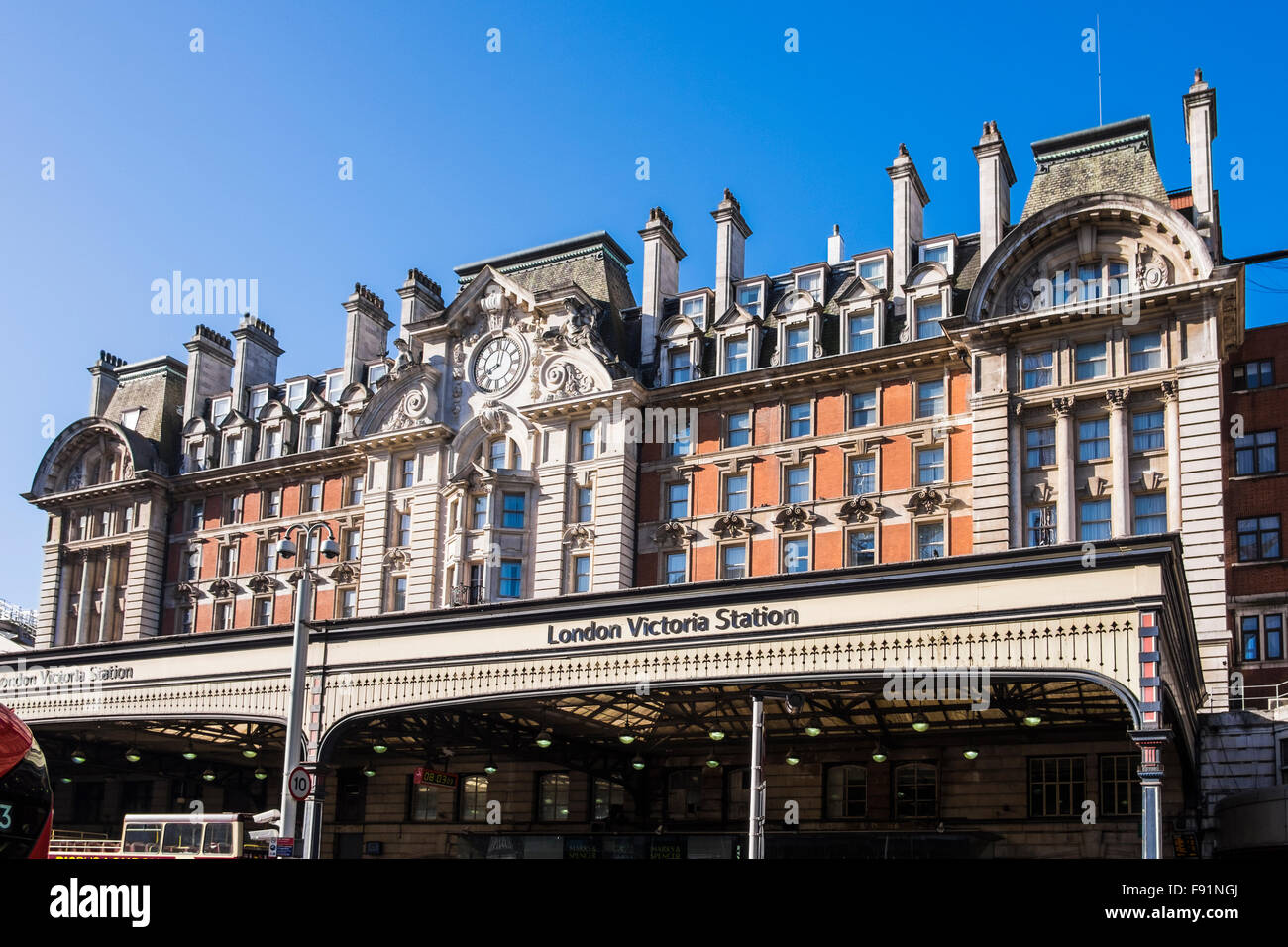 La gare de Victoria, Londres, Angleterre, Royaume-Uni Banque D'Images