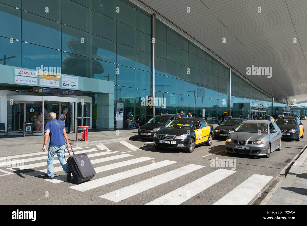Niveau de départ à l'aéroport El Prat de Barcelone, El Prat de Llobregat, comté de Baix Llobregat, Catalogne, Espagne Banque D'Images