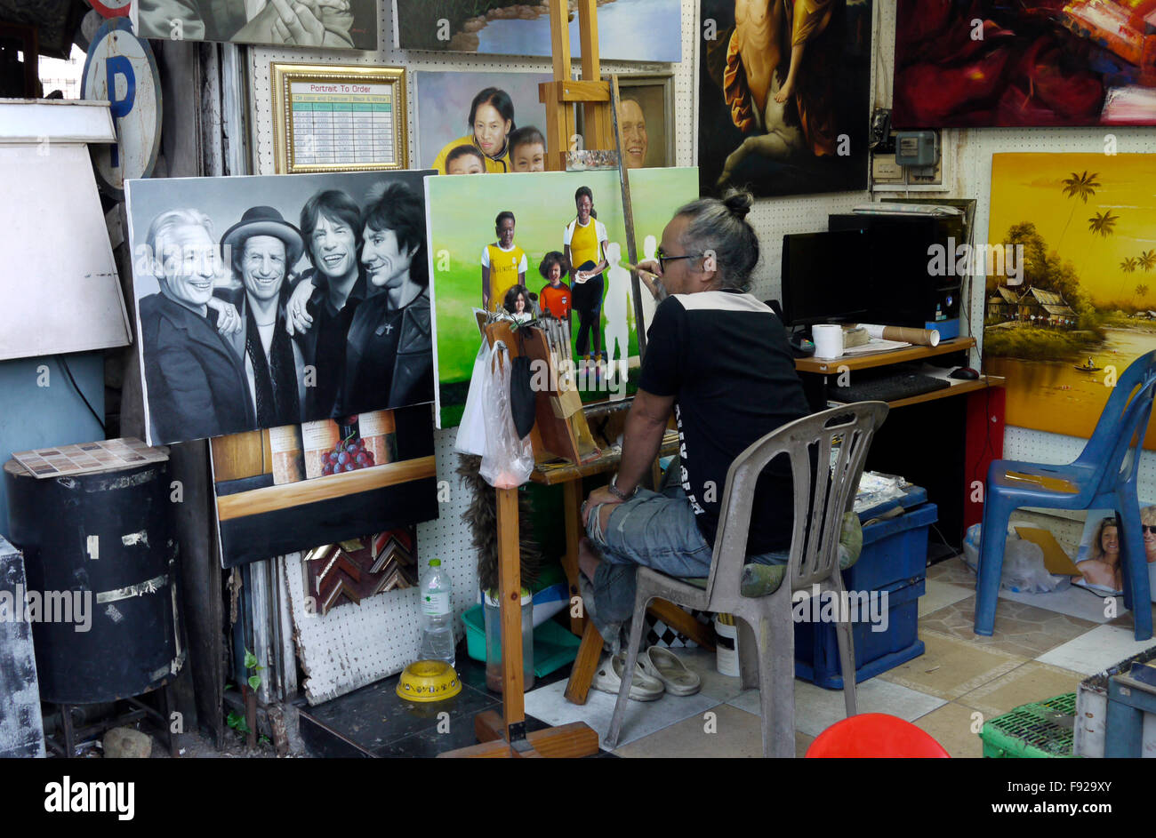 Artistes et Peintres la création d'œuvres d'art originales et la copie de tableaux célèbres et les photographies d'Art Street Pattaya Thaïlande Banque D'Images