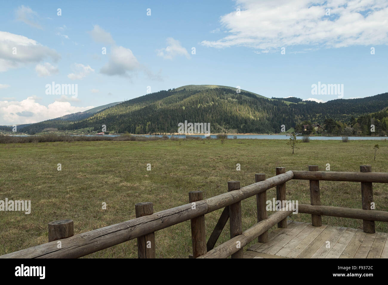 Abant Lac Un lac magnifique entouré de montagnes dans la région de Bolu Turquie. Banque D'Images