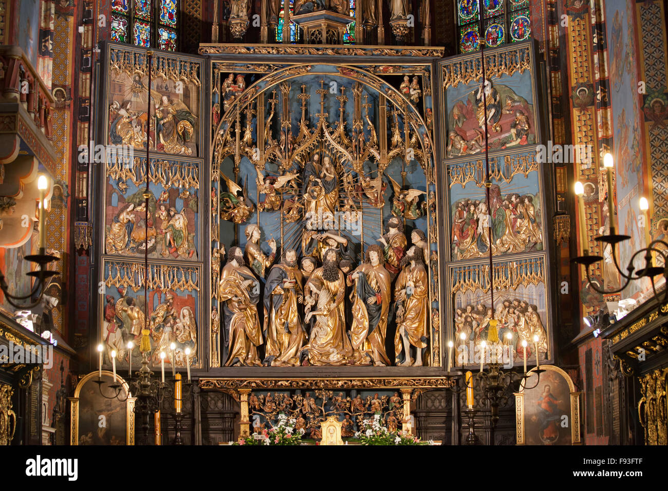 La Pologne, la ville de Cracovie, l'Église Mariacki - Basilique Sainte Marie de l'intérieur, retable gothique par Wit Stwosz - Veit Stoss Banque D'Images
