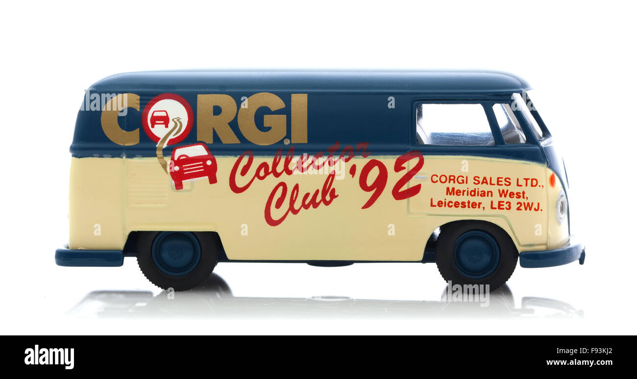 VW Van Corgi avec Collectors Club 92 Logo sur fond blanc Banque D'Images