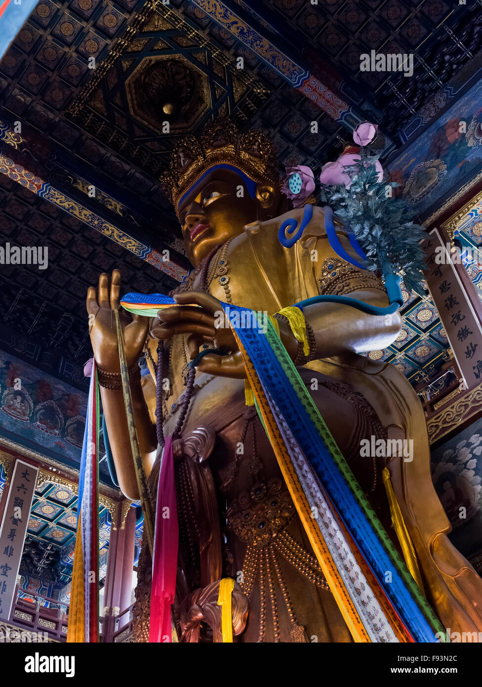 Statue de Bouddha dans le temple de Yonghe Gong, Beijing, China, Asia Banque D'Images