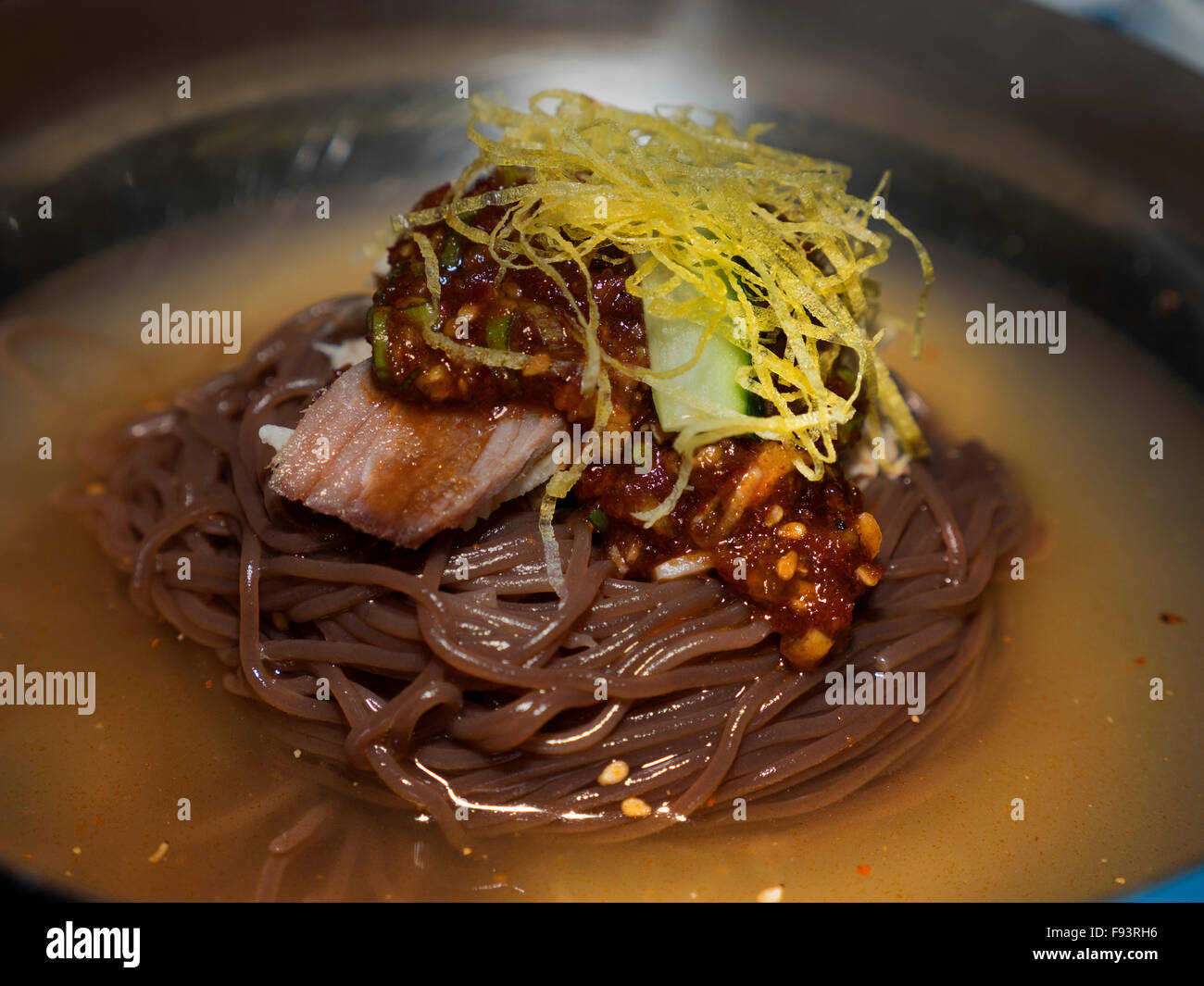 Plat de nouilles froides, Pyonyang, la Corée du Nord, d'Asie Banque D'Images