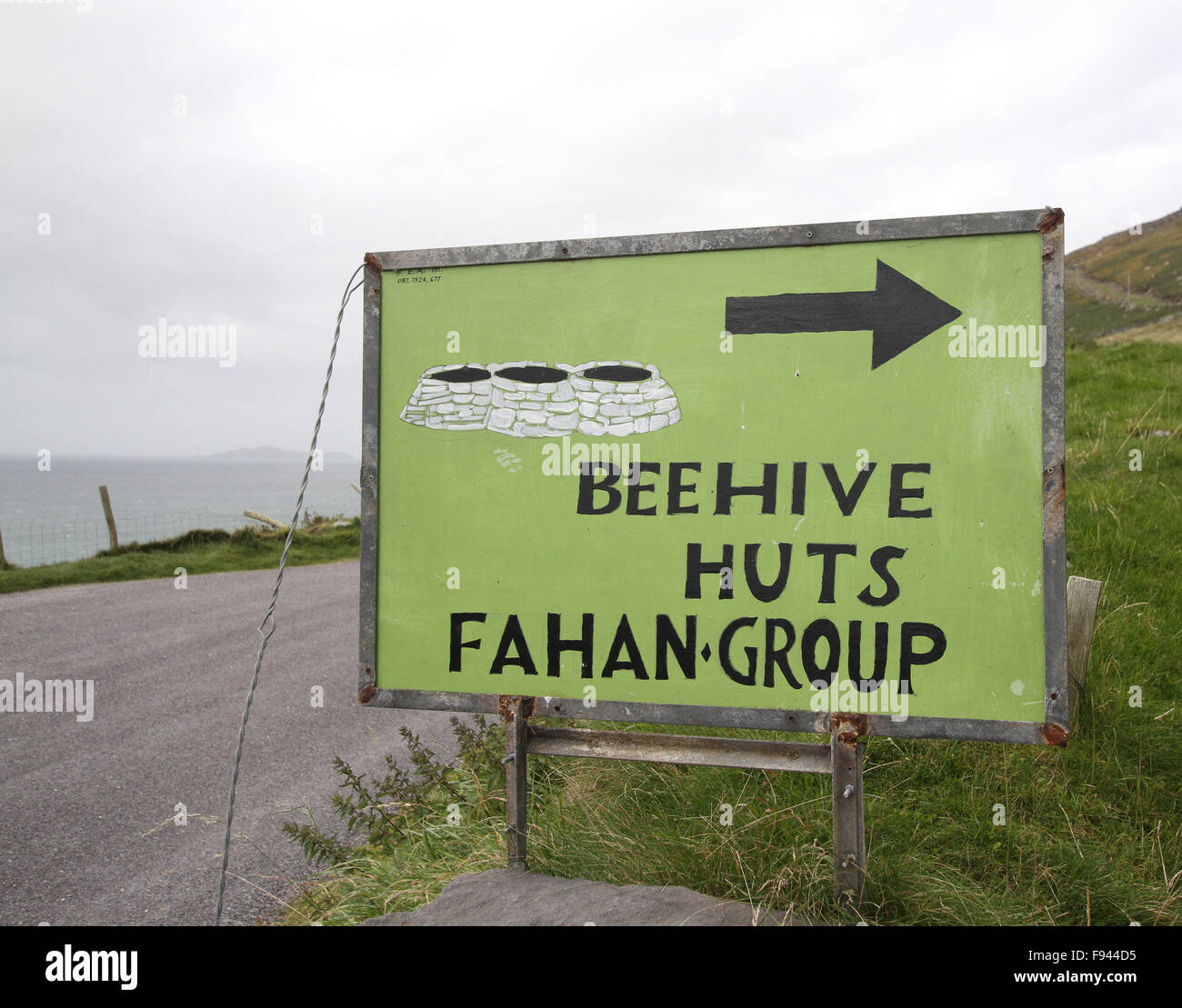Inscrivez-vous à Beehive huts à Fahan sur la péninsule de Dingle Banque D'Images