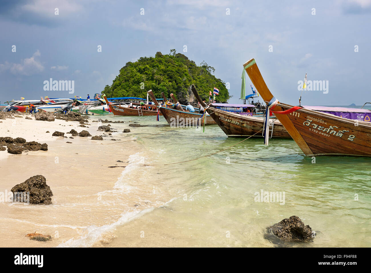 Plage sur l'île de Tup (également connu sous le nom de remous, île de Koh Touchez ou Koh Thap). La province de Krabi, Thaïlande. Banque D'Images