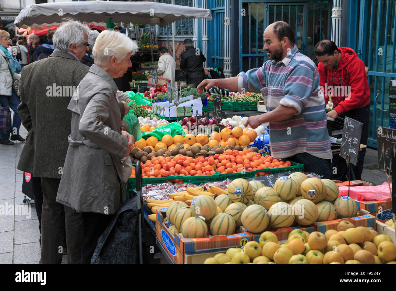 France, Bourgogne, Dijon, de marché, de l'alimentation, les gens, Banque D'Images