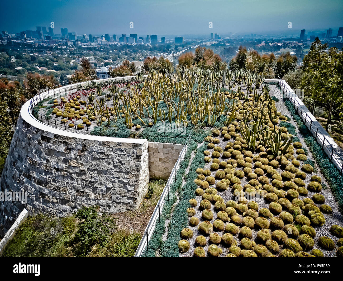 Jardin de cactus dans J. Paul Getty Museum de Los Angeles Banque D'Images