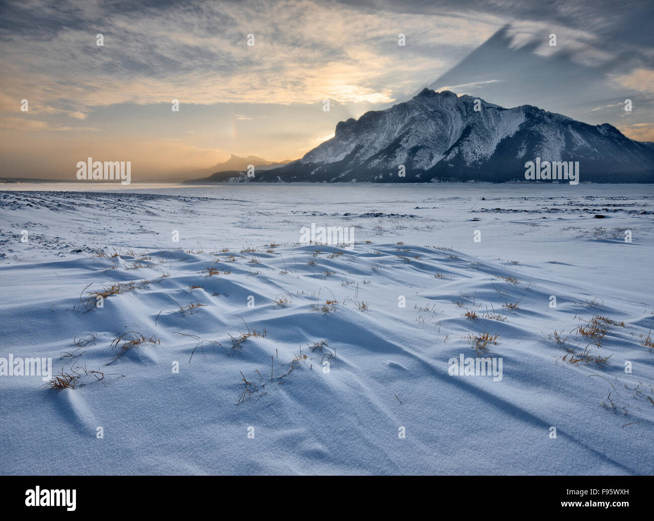 Mont Michener et le lac Abraham lever du soleil en hiver Banque D'Images