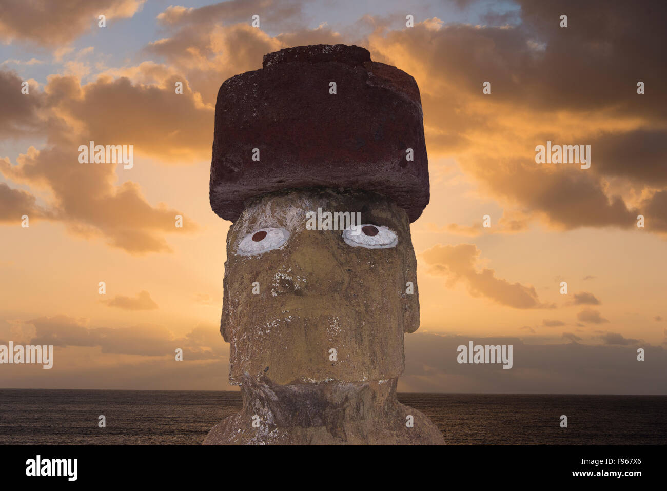 Moai de cérémonie, Tongariki, île de Pâques Banque D'Images