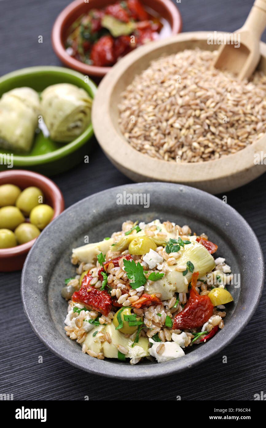 Salade d'épeautre, insalata di farro, cuisine italienne Banque D'Images