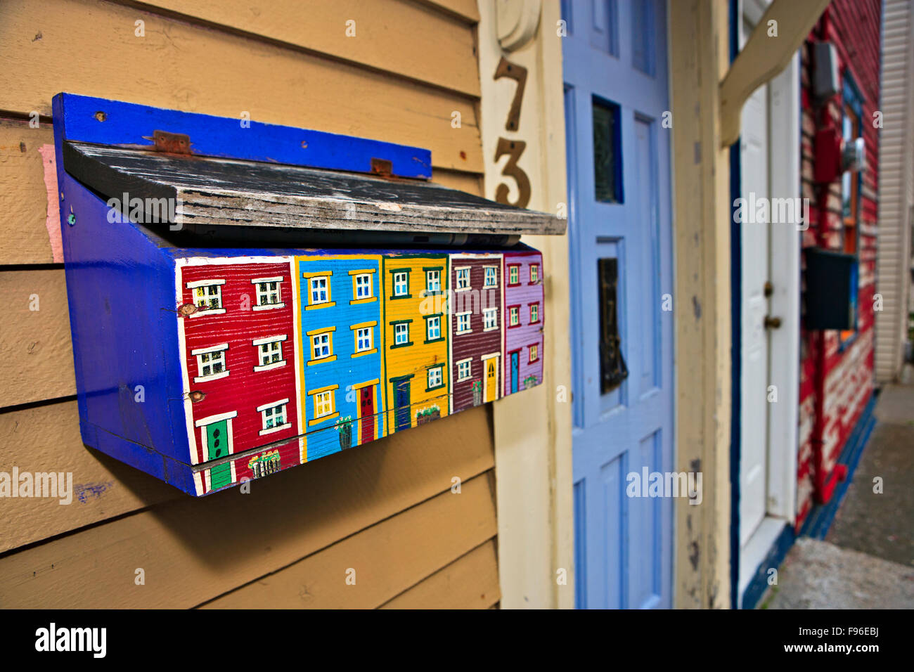 Les boîtes aux lettres des pittoresques maisons de charme au centre-ville de St John's, St John's Harbour, St John's Bay, île d'Avalon, Banque D'Images