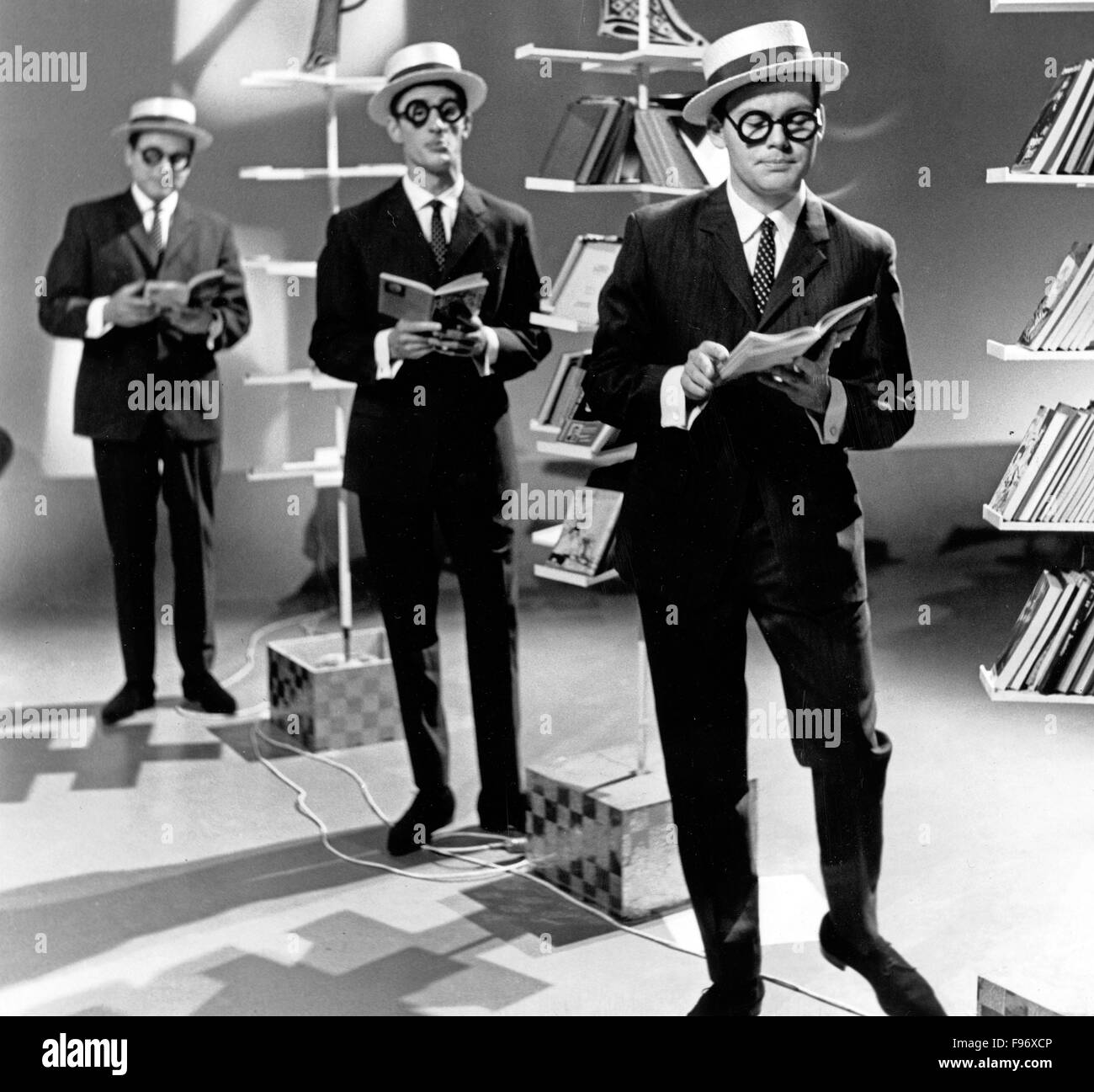 Wilfried Meidom Das Medium Terzett, bestehend aus Helmut Niekamp, Wilfried Witte und Lothar  Nitschke, Deutschland 1960 er Jahre Photo Stock - Alamy
