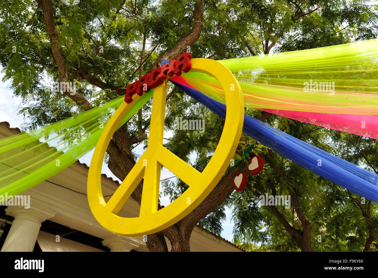 L'interdiction de la CND bombe nucléaire l'amour et la paix, désarmer la bombe interdiction logo, Balaerics Ibiza Espagne Banque D'Images