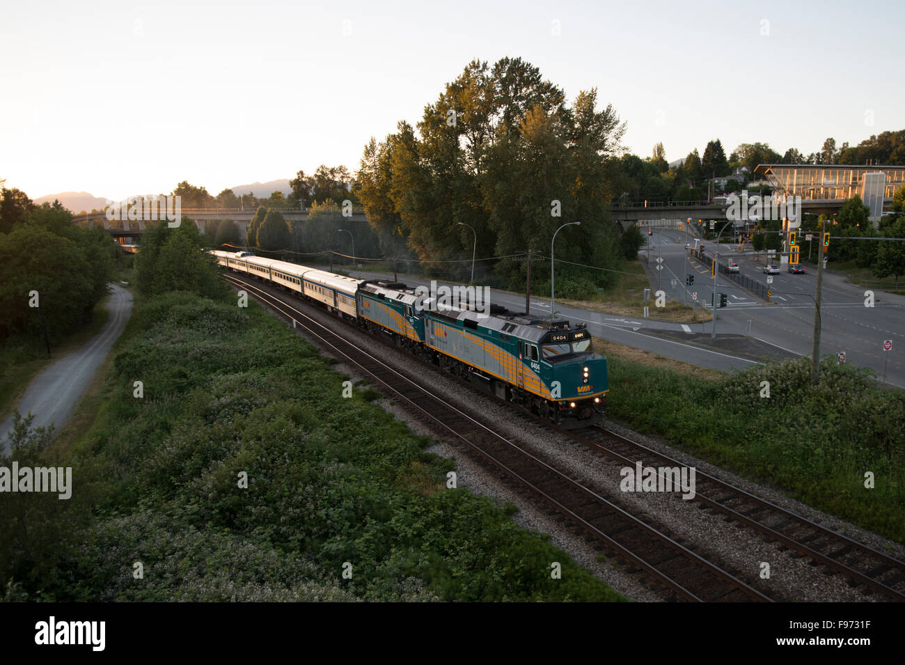 Le train de VIA Rail Canada, numéro deux jusqu'à Burnaby, Colombie-Britannique, Canada. Banque D'Images