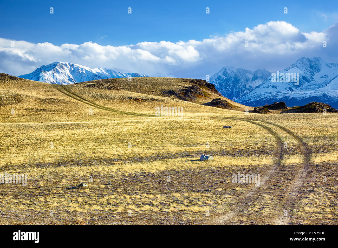 Pays de l'Altaï mountain road à North Chuisky Ridge Banque D'Images