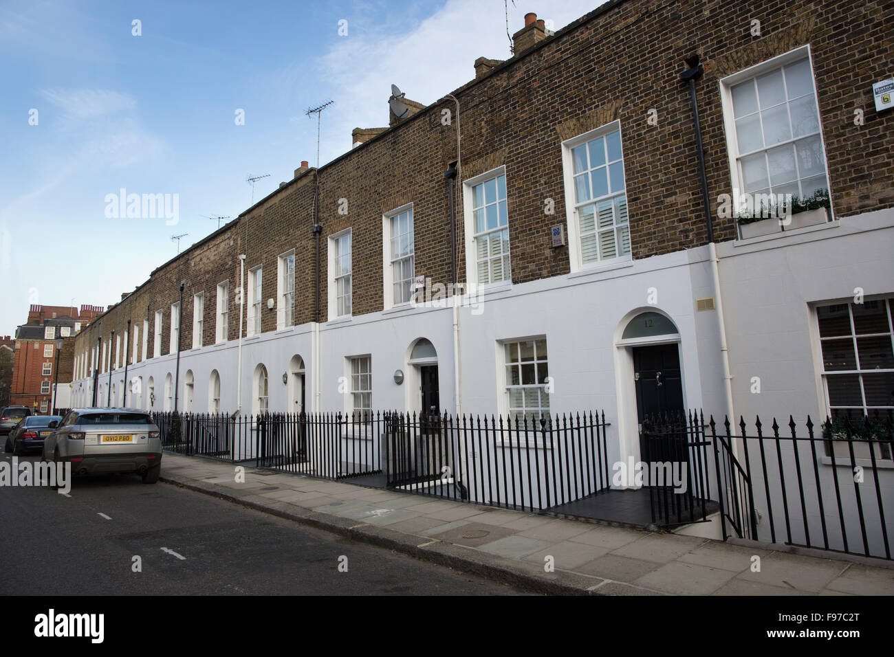 St Luke's Street à Chelsea, quartier populaire connu sous le nom de 'Green' Chelsea, Londres, Angleterre, Royaume-Uni Banque D'Images