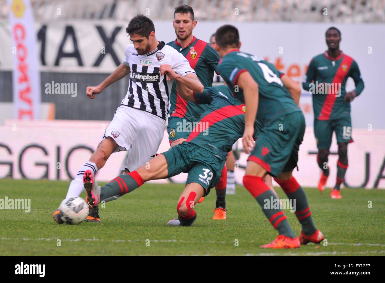 ASCOLI PICENO,ITALIA 8 dicembre 2015 - SERIE B LEGA CAMPIONATO 2015-2016 - 17^GIORNATA DI ANDATA,ASCOLI PICCHIO F.C.1898 VS TERNAN Banque D'Images