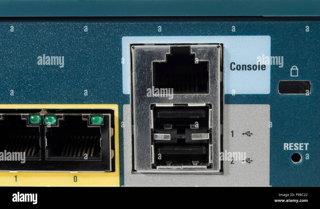 Ethernet port router Banque de photographies et d’images à haute ...