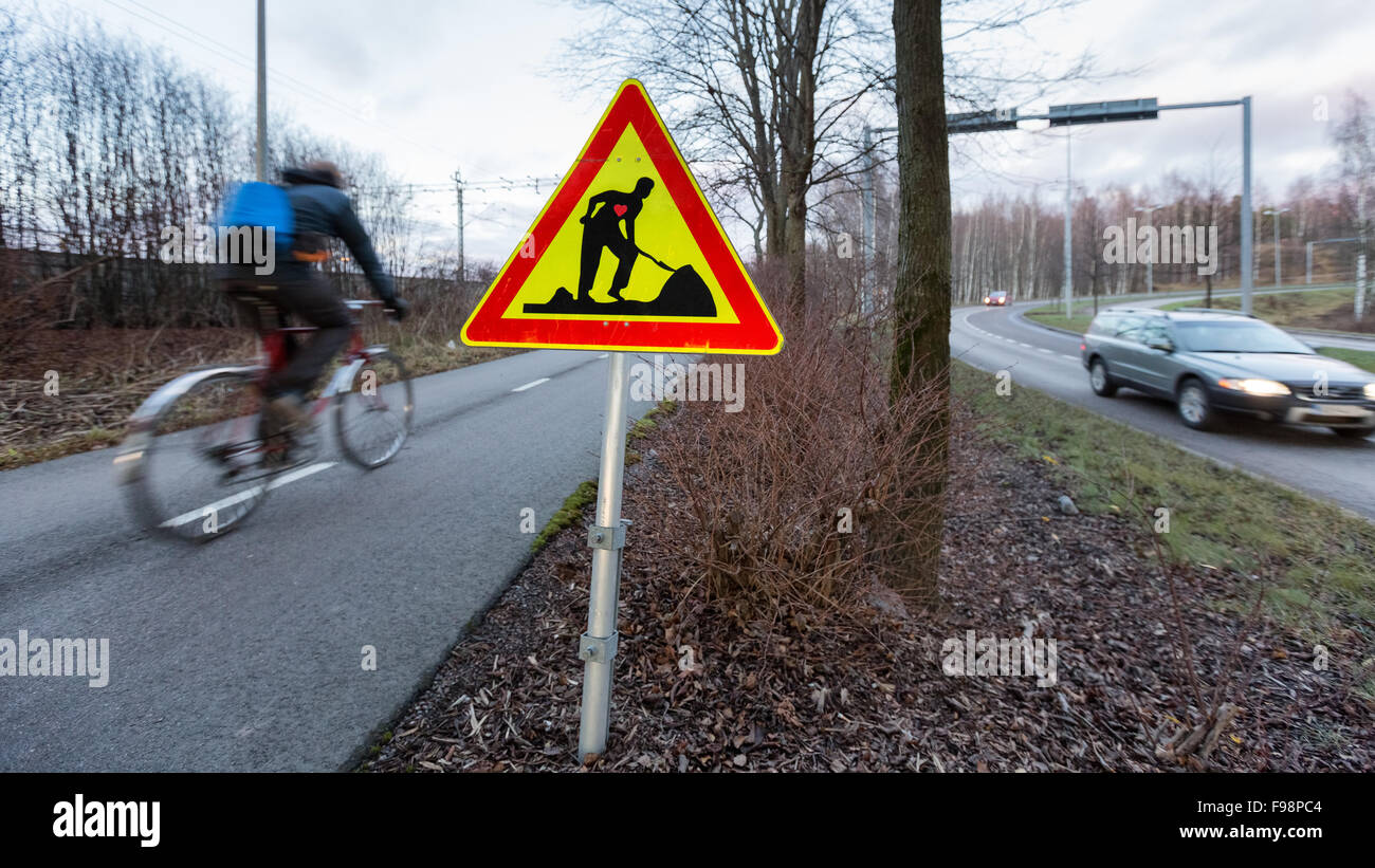 Un panneau de circulation modifiée avec humour à Helsinki, Finlande, Europe, UNION EUROPÉENNE Banque D'Images