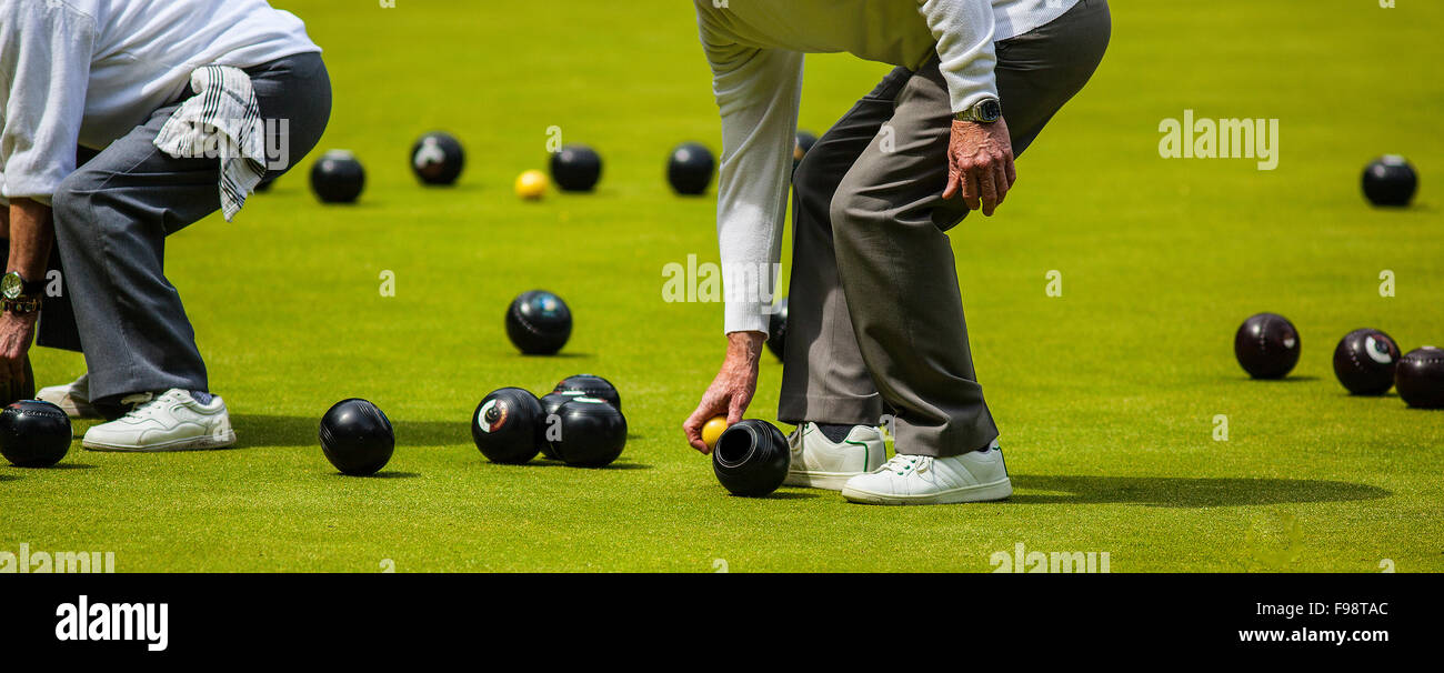 Men playing Lawn Bowls Banque D'Images