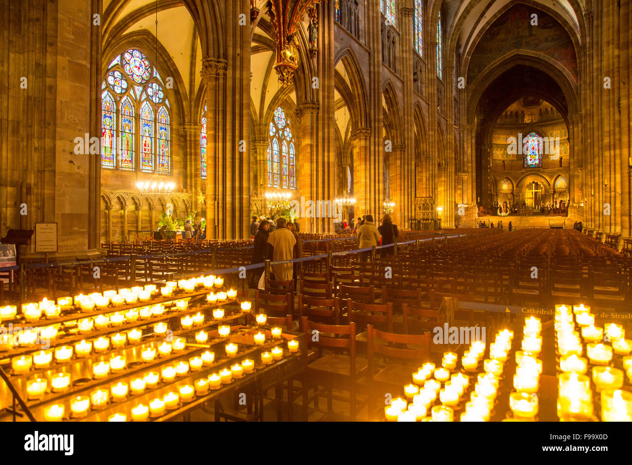 Cathédrale de Notre-Dame, l'église de style gothique dans la vieille ville de Strasbourg, Alsace, France Banque D'Images